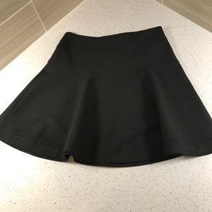Elizabeth and James Black Mini Skirt EUC